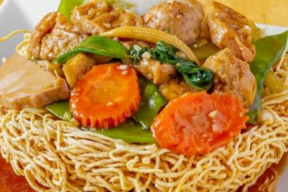 Crispy Vietnamese Noodles | Traditional Vietnamese Dishes