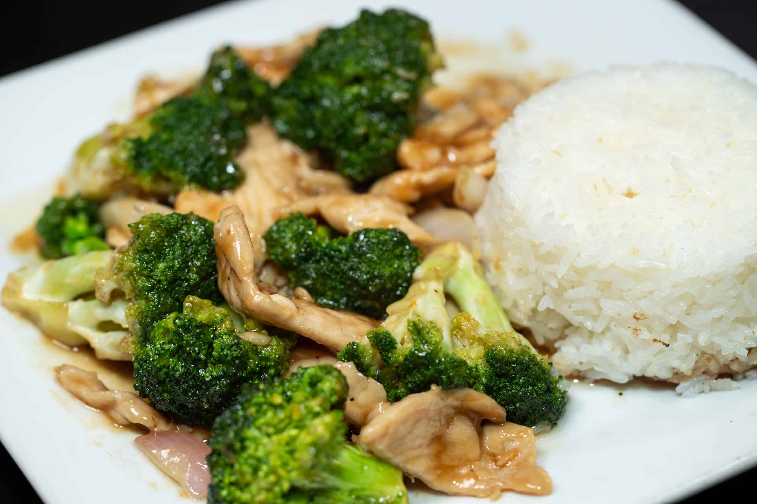 Stir-Fried Chicken and Broccoli: A Healthy, Flavorful Favorite at Pho Hot